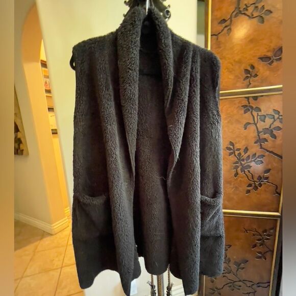 Winter Wooly Vest! - Picture 1 of 9